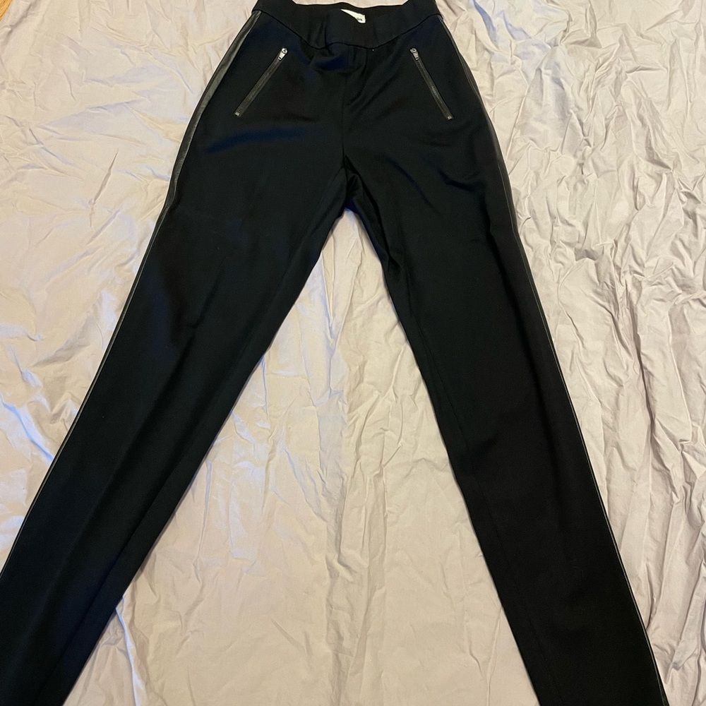 Ava & Aiden Black Cropped Pants Size 2